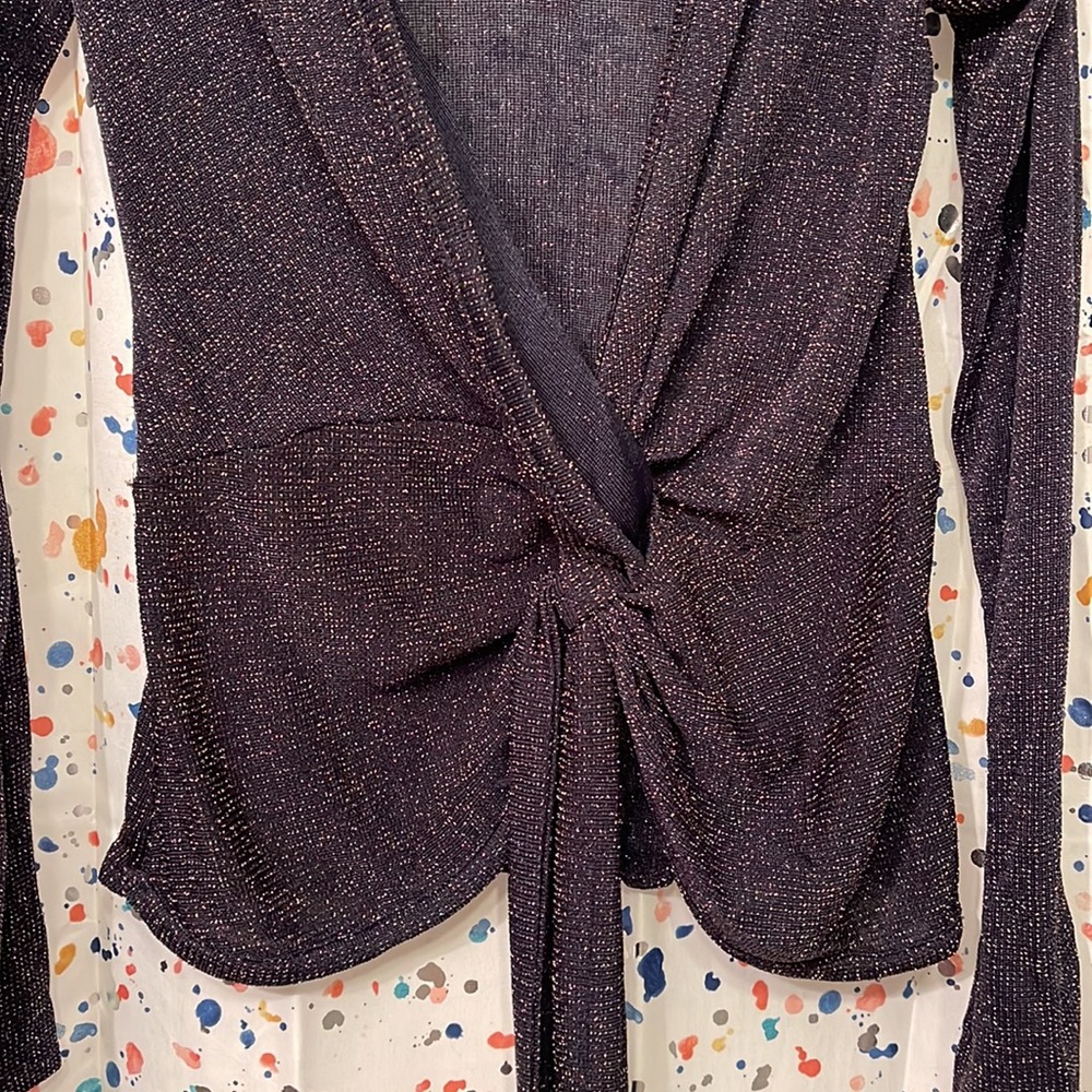 NWOT Red by bke sparkly long sleeved open front tied top - Picture 3 of 4